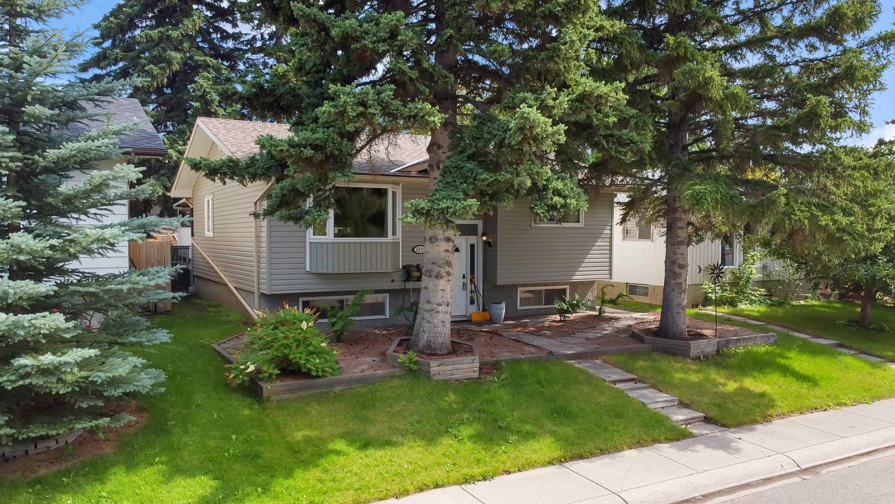 3335 Doverview Rd SE, Calgary, AB T2B 2A2
