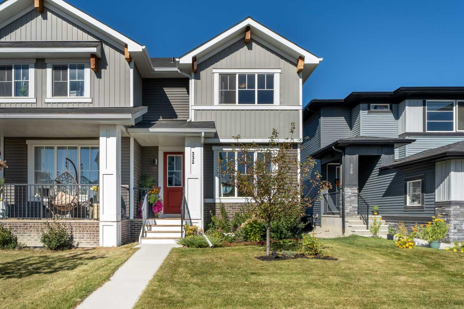 332 Lawthorn Way SE, Airdrie, AB T4A 3M7