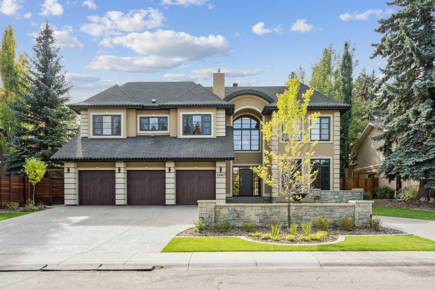 1307 Baldwin Cres SW, Calgary, AB T2V 2B7