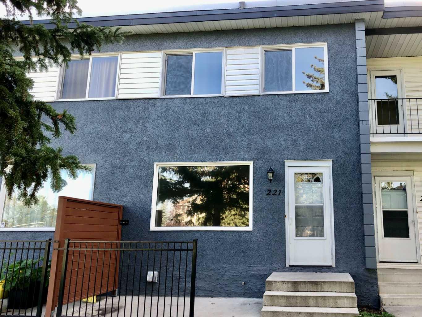 2211 19 Street Ne Unit 221, Calgary, AB T2E 4Y5