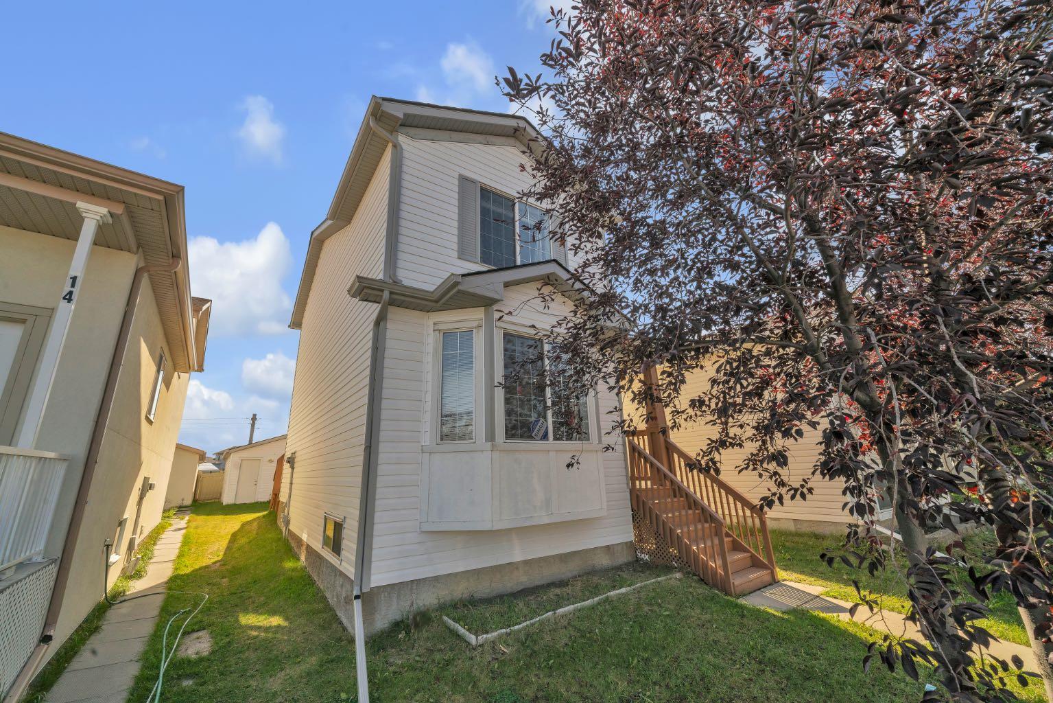 18 Martinvalley Way NE, Calgary, AB T3J 4A1