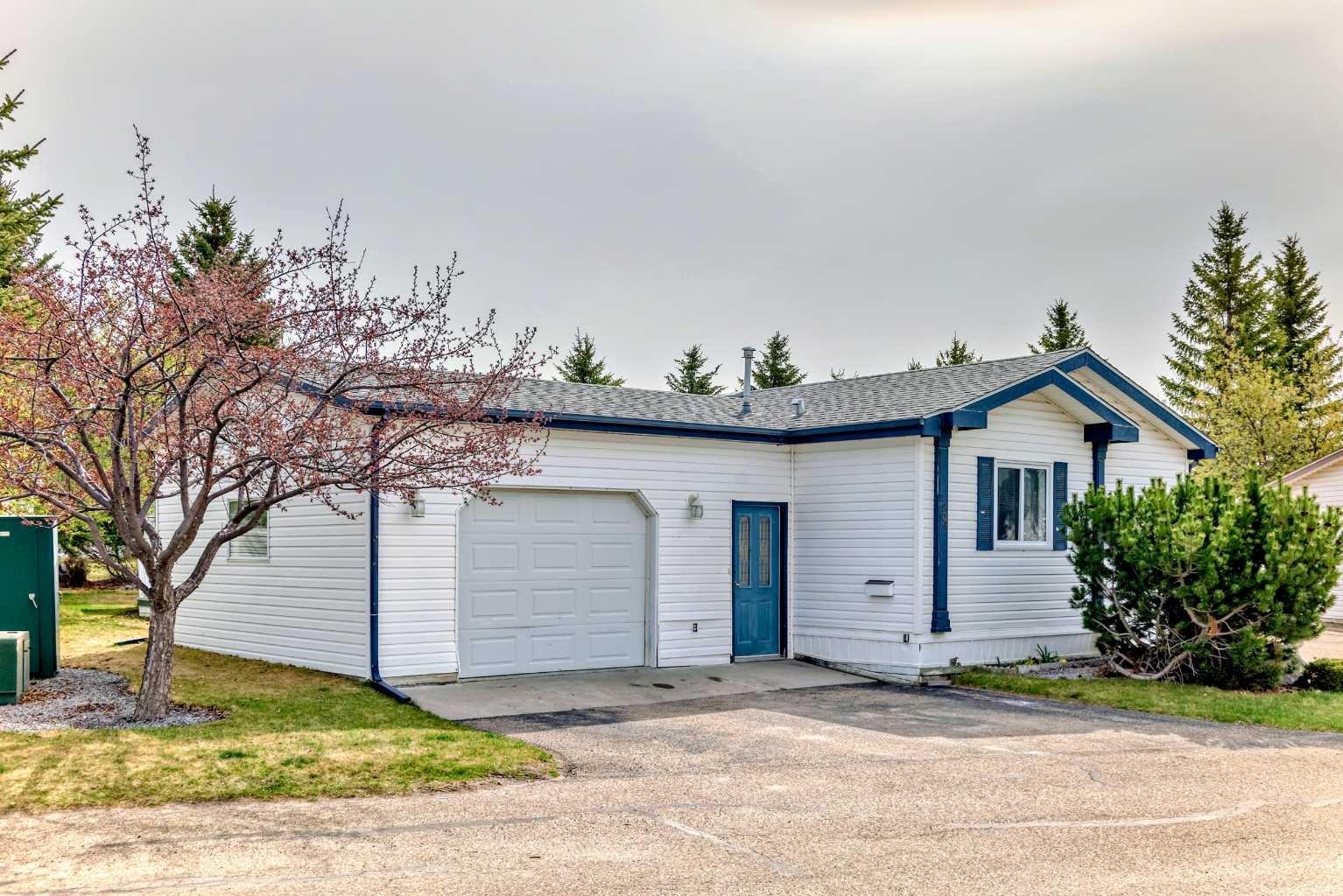 4908 Dorchester Ave, Red Deer, AB T4R 2Z8