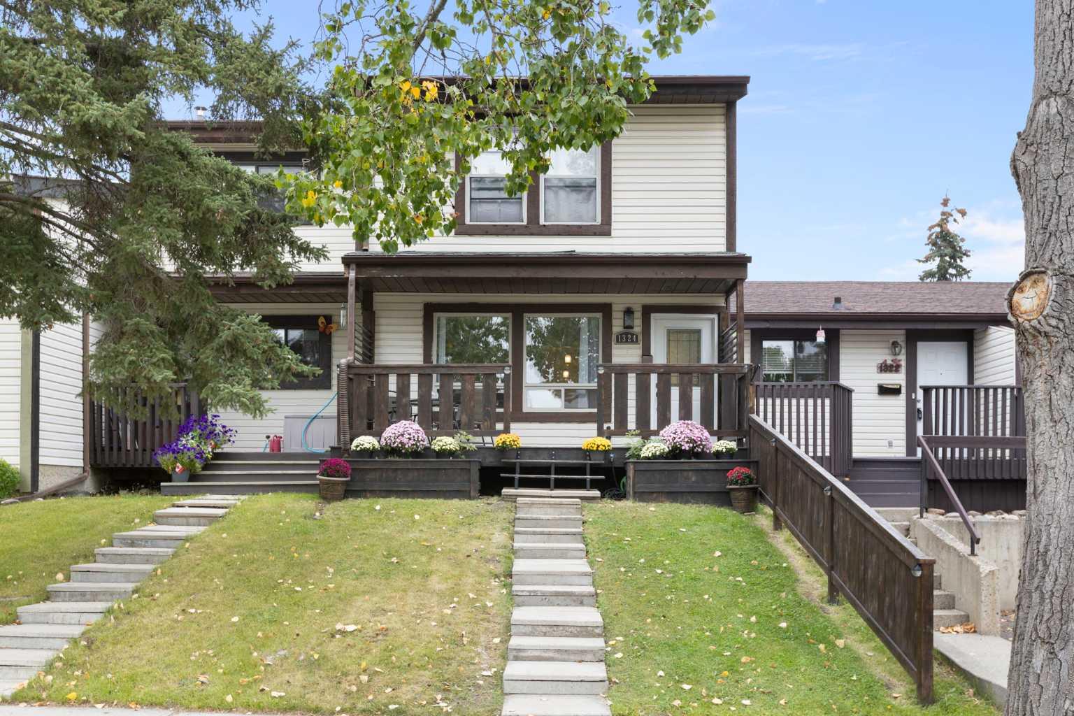 1324 Ranchlands Way NW, Calgary, AB T3G 1R2
