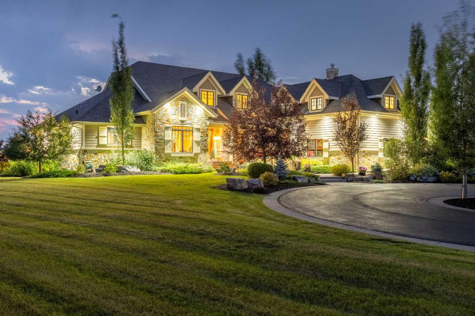 242125 Windhorse Way, Calgary, AB T3Z 0B7