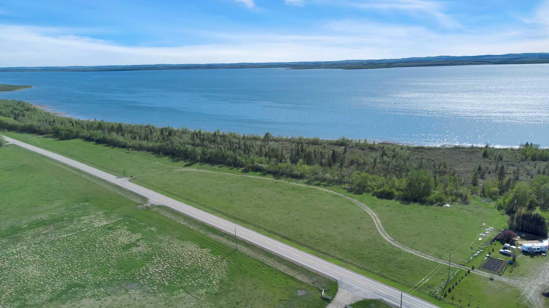 282 Range Rd, Gull Lake, AB T4L 2N3