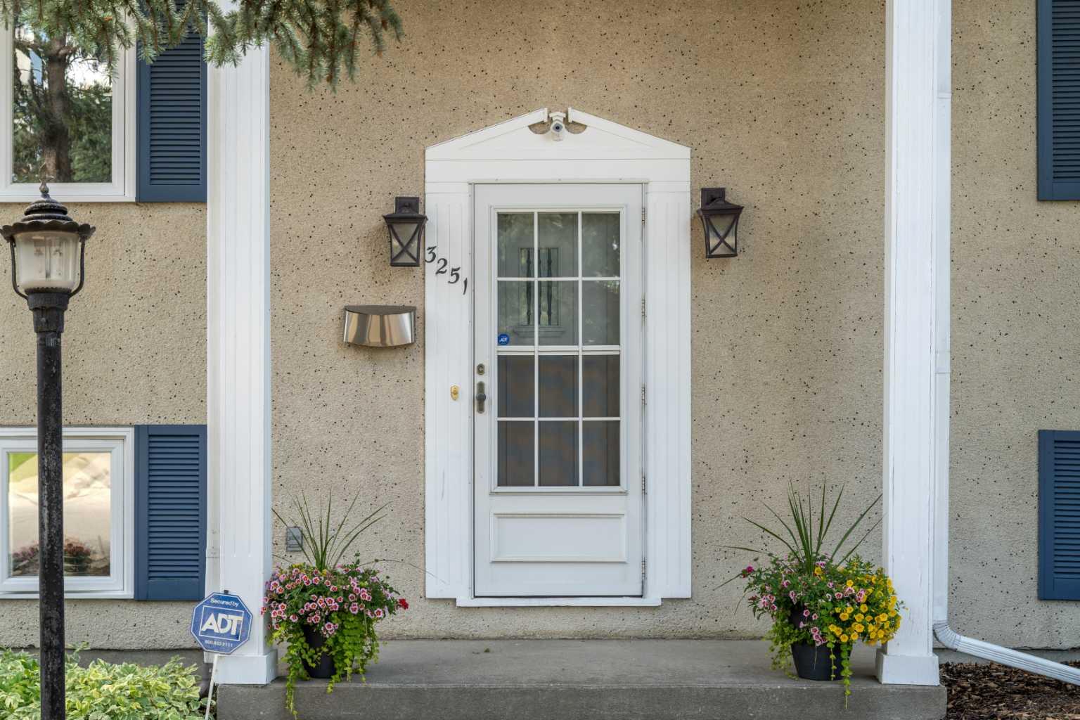 3251 Bearspaw Dr NW, Calgary, AB T2L 1T1