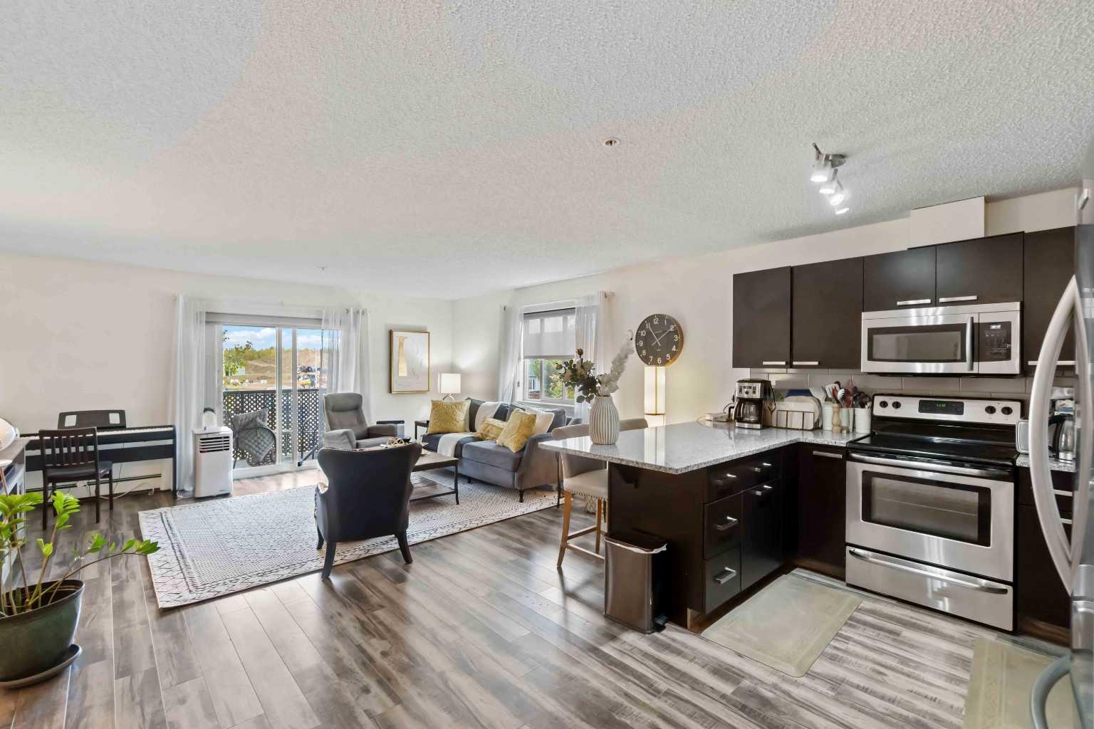 14808 125 Street Nw Unit 204, Edmonton, AB T5X 0G1