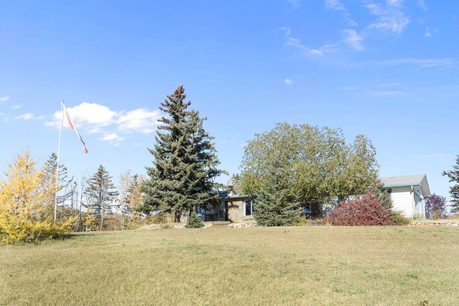 24064 Meadow Dr, Calgary, AB T3R 1A7