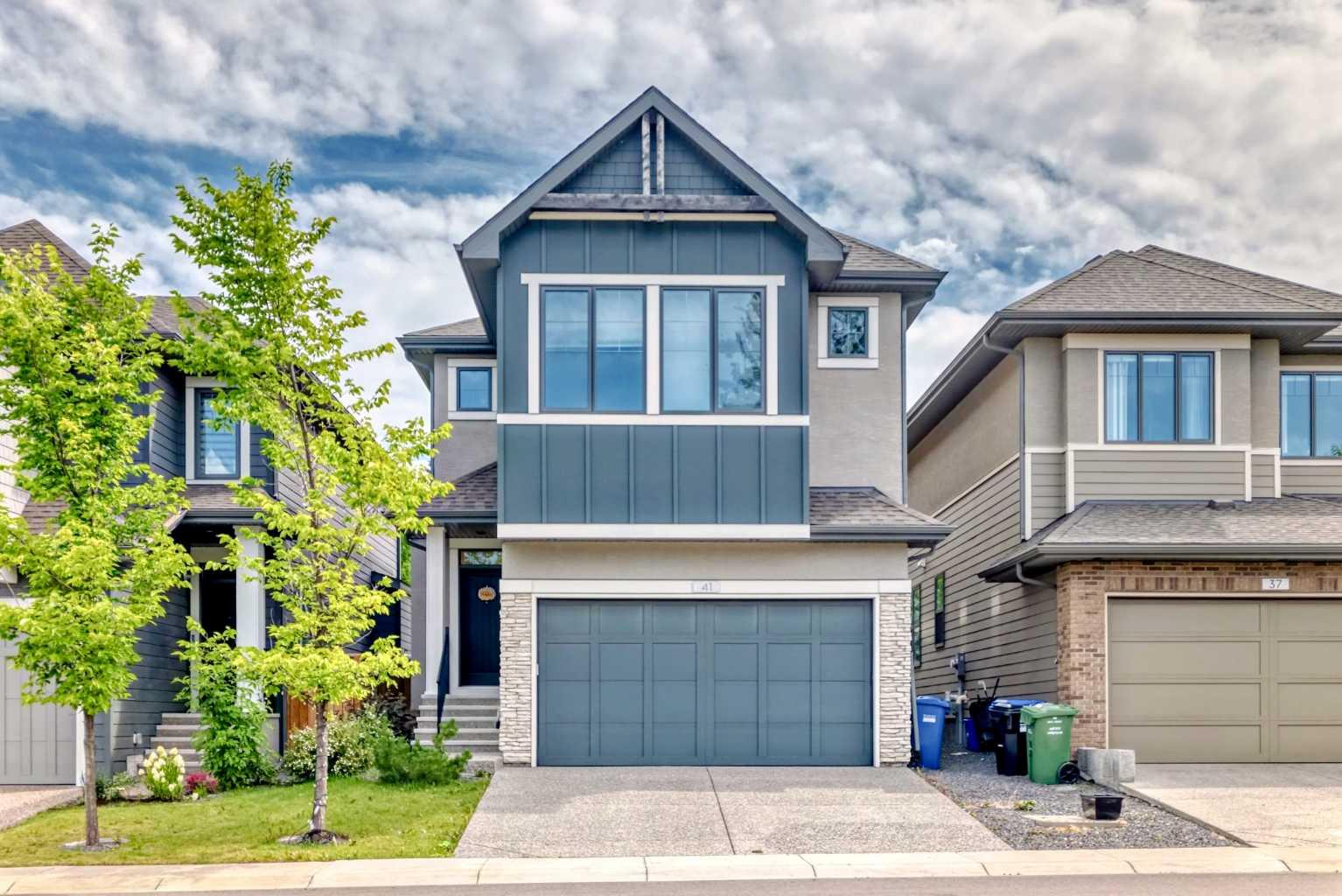 41 Shawnee Grn SW, Calgary, AB T2Y 0P5
