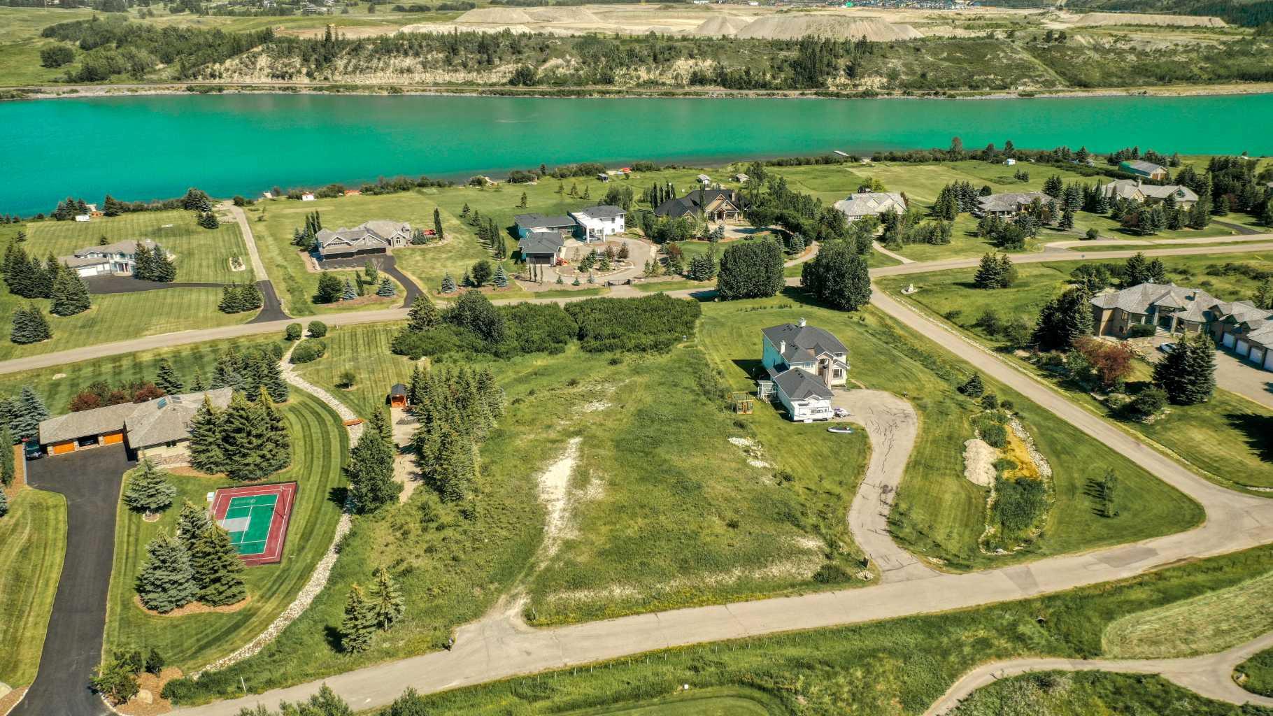 71 Emerald Bay Dr, Calgary, AB T3Z 1E3