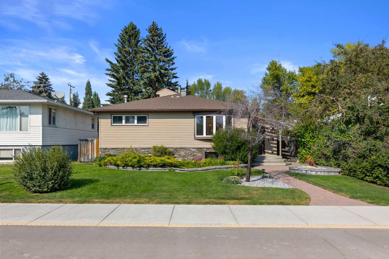 24 Avenue Nw Unit 2224, Calgary, AB T2M 1Z7