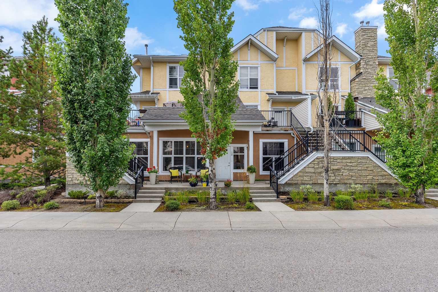 146 W Springs Rd SW, Calgary, AB T3W 5W2