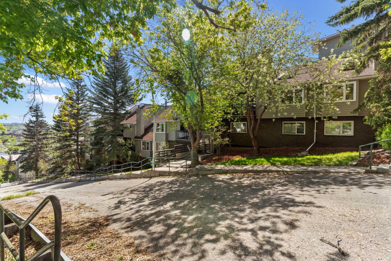 333 2 Avenue Ne Unit 102, Calgary, AB T2E 0E5