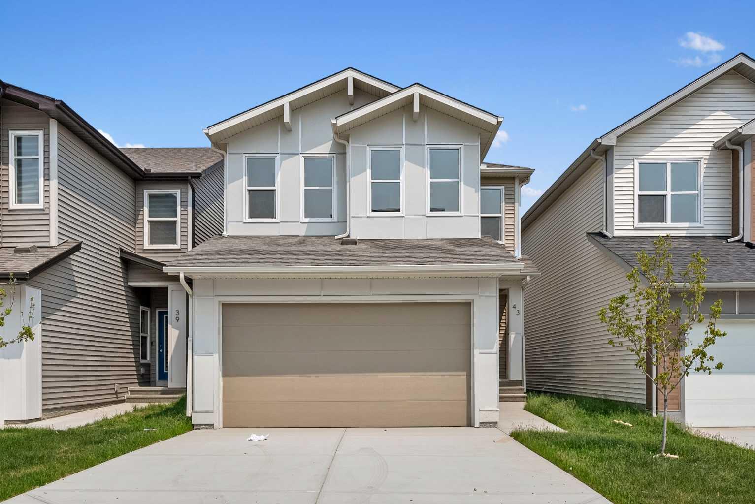43 Belvedere Pt SE, Calgary, AB T2A 7Y9