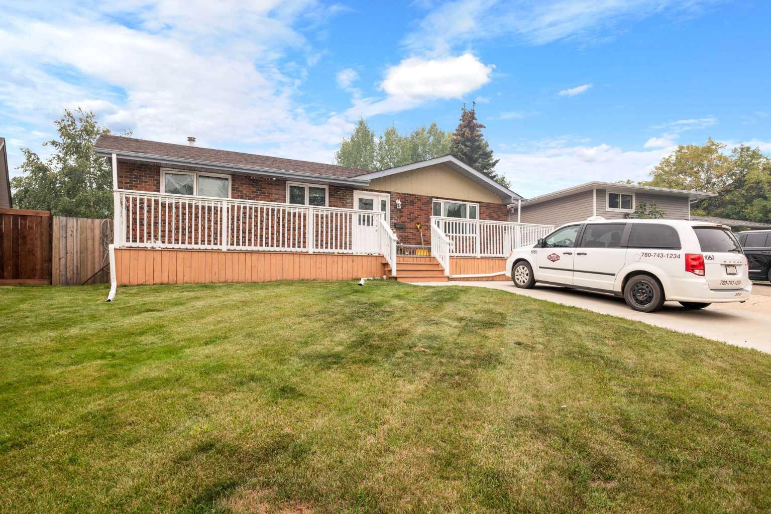 109 Hillcrest Dr, Fort Mcmurray, AB T9H 3T7