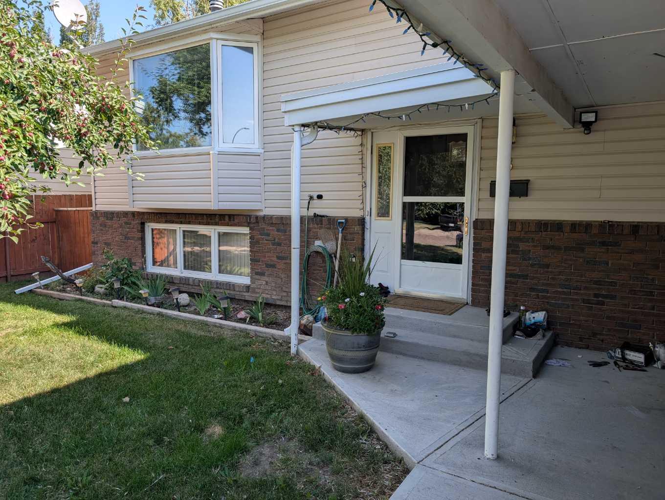 18 Sheridan Pl W, Lethbridge, AB T1K 4M8