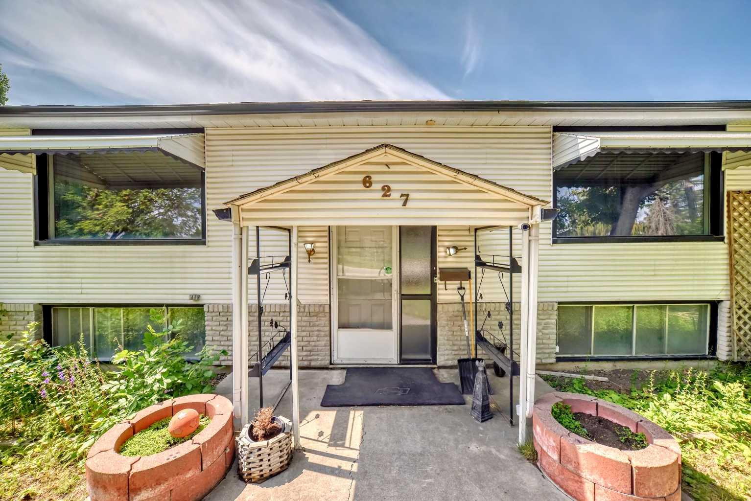 627 Fortalice Cres SE, Calgary, AB T2A 2C8