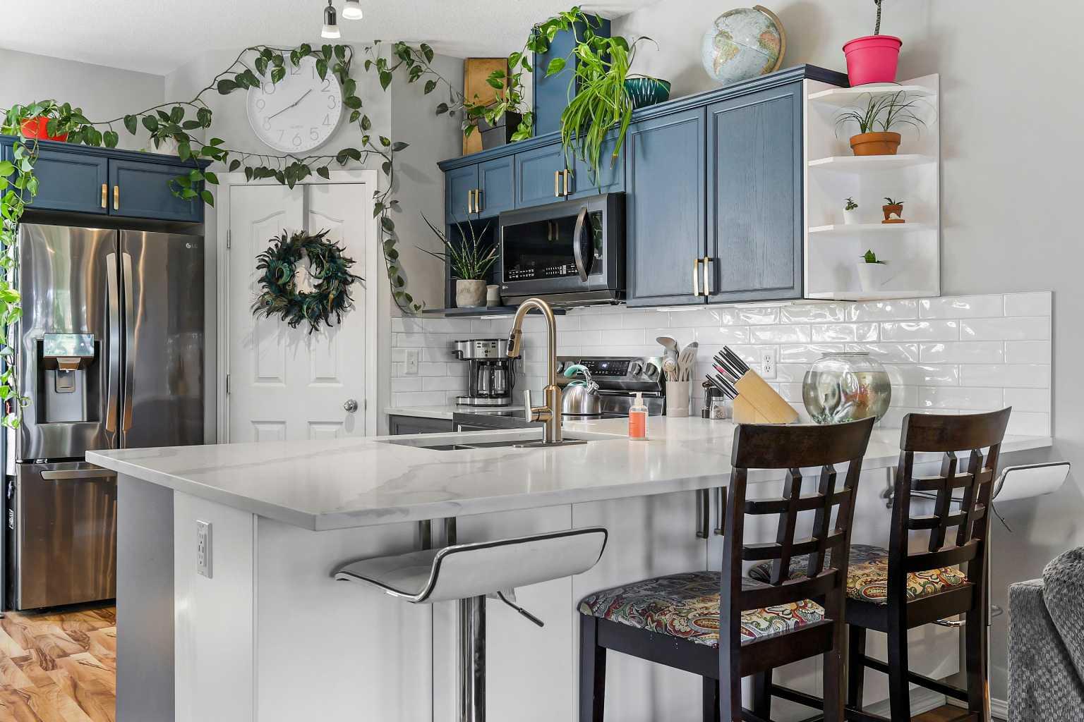 703 Luxstone Square Sw Unit 403, Airdrie, AB T4B 0A3