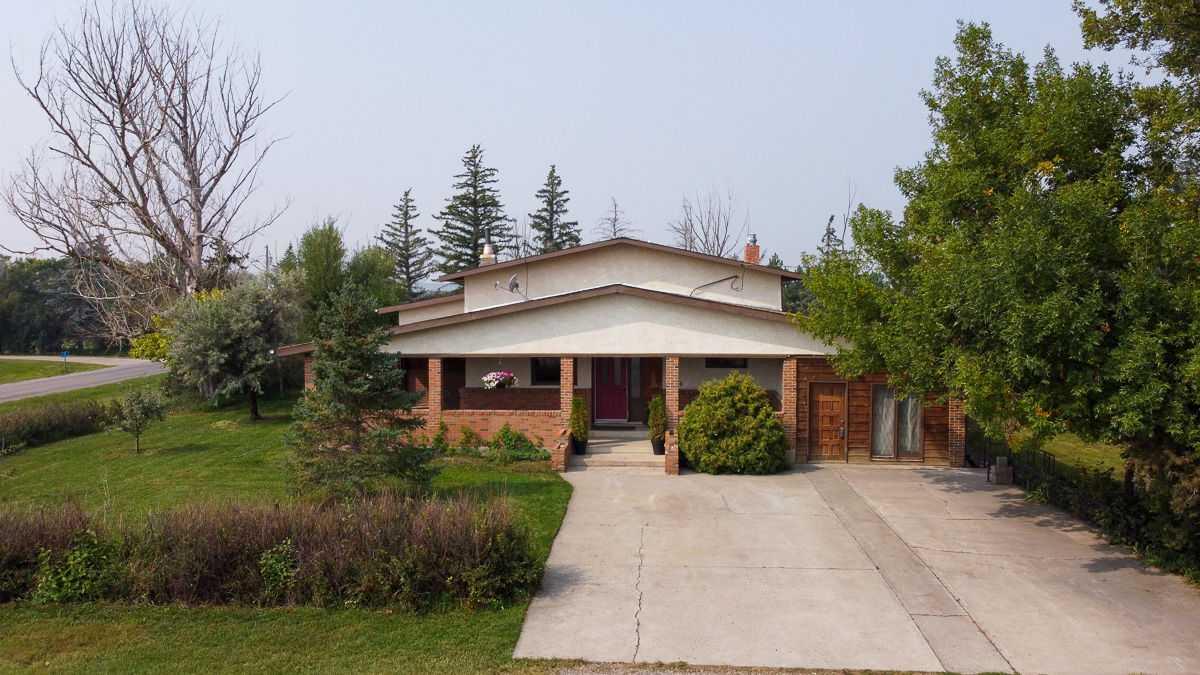43 First St W, Fort Macleod, AB T0L 0Z0