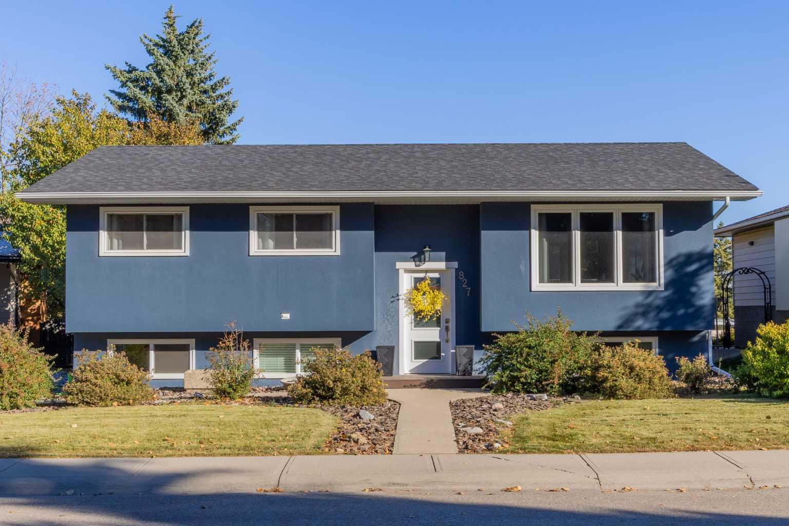 827 Canaveral Cres SW, Calgary, AB T2W 1N3