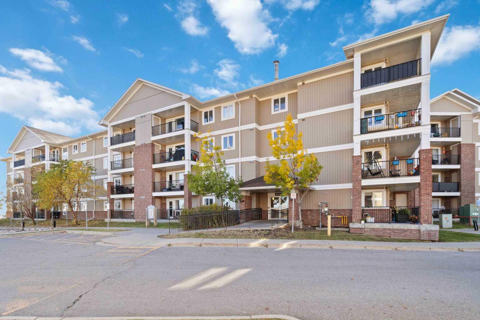 248 Grosbeak Way Unit 105 #b, Fort Mcmurray, AB T9K 0V9