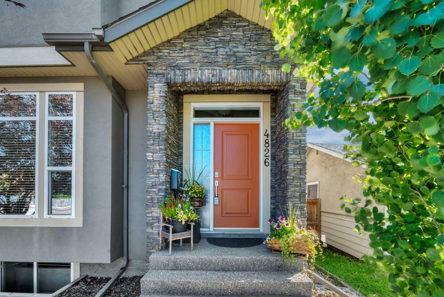 4826 Bowness Rd NW, Calgary, AB T3B 0B7