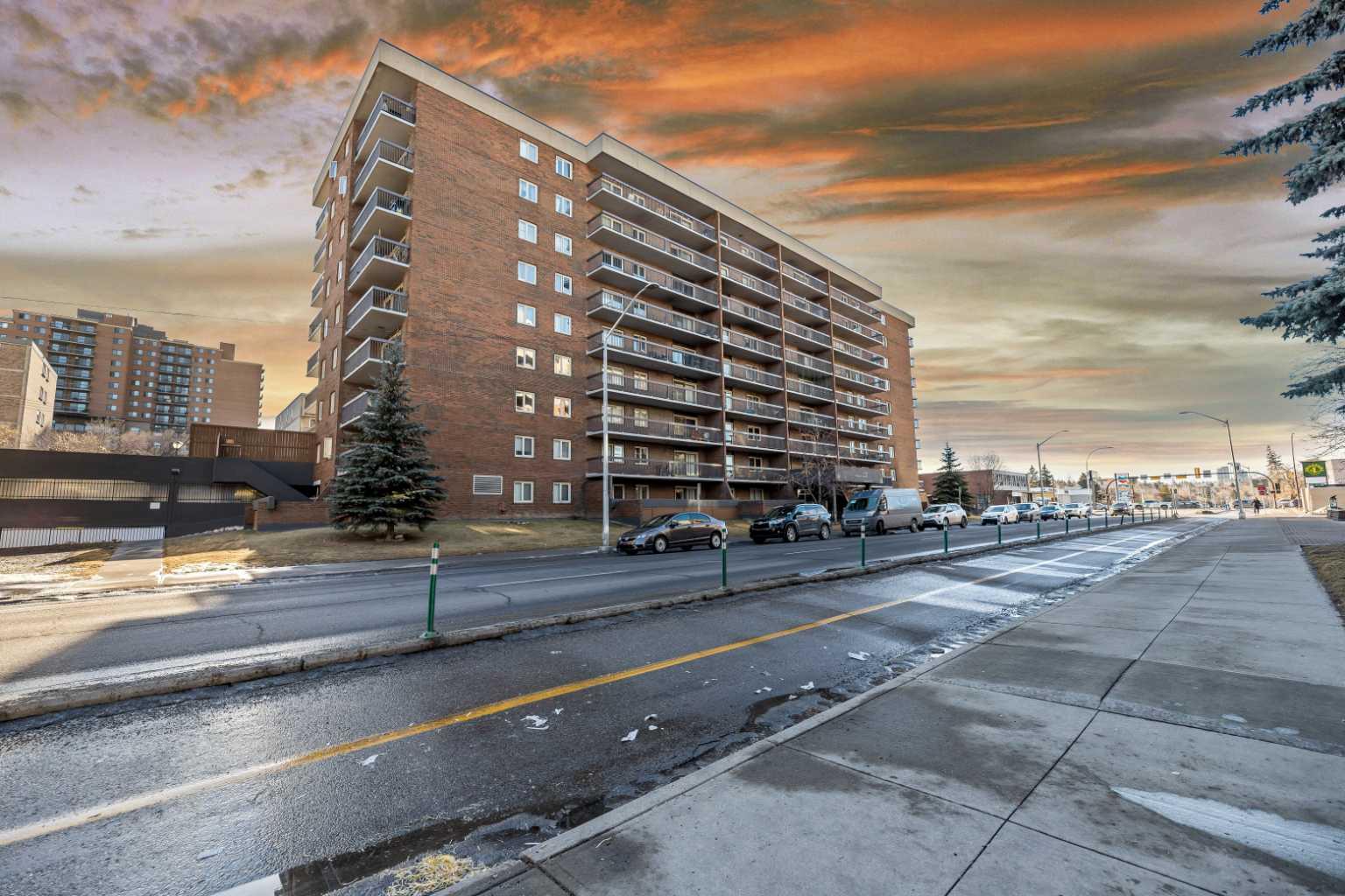 1335 12 Sw Unit 207, Calgary, AB T3C 3P7
