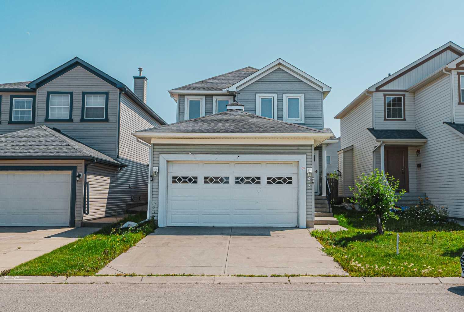 83 Marthas Close NE, Calgary, AB T3J 4P3