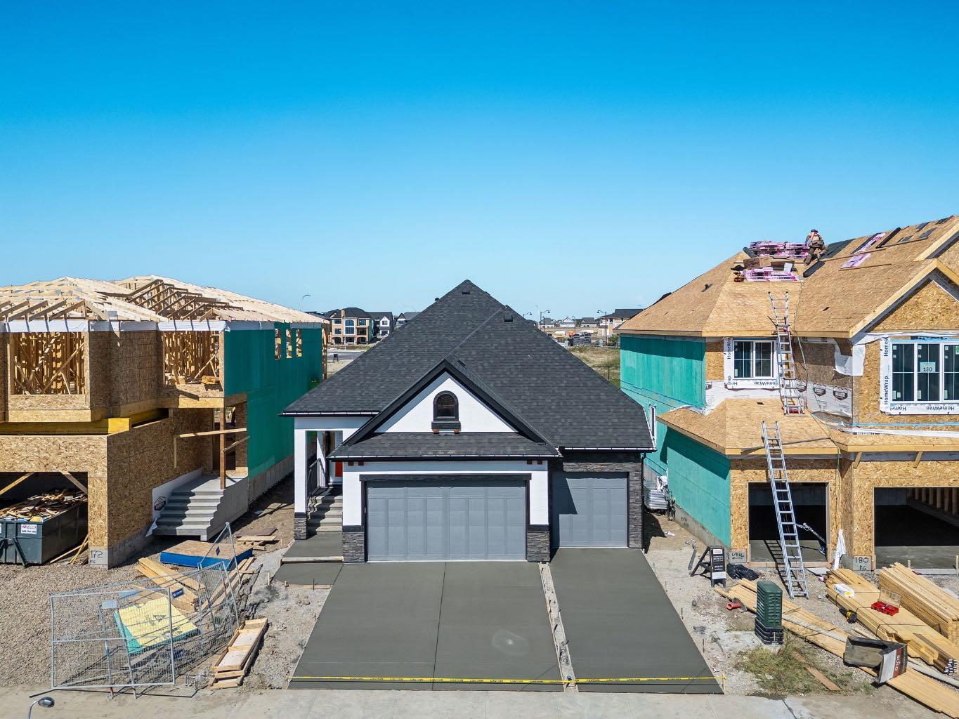 176 Marina Grv SE, Calgary, AB T3M 3S9