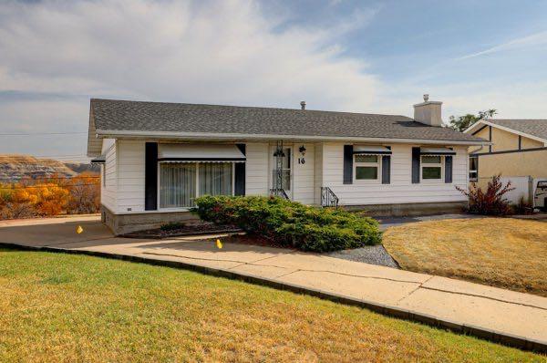 16 Cedar Cres, Drumheller, AB T0J 0Y6
