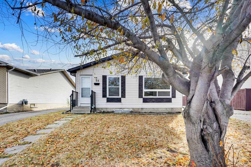 56 Castleglen Cres NE, Calgary, AB T3J 1N3