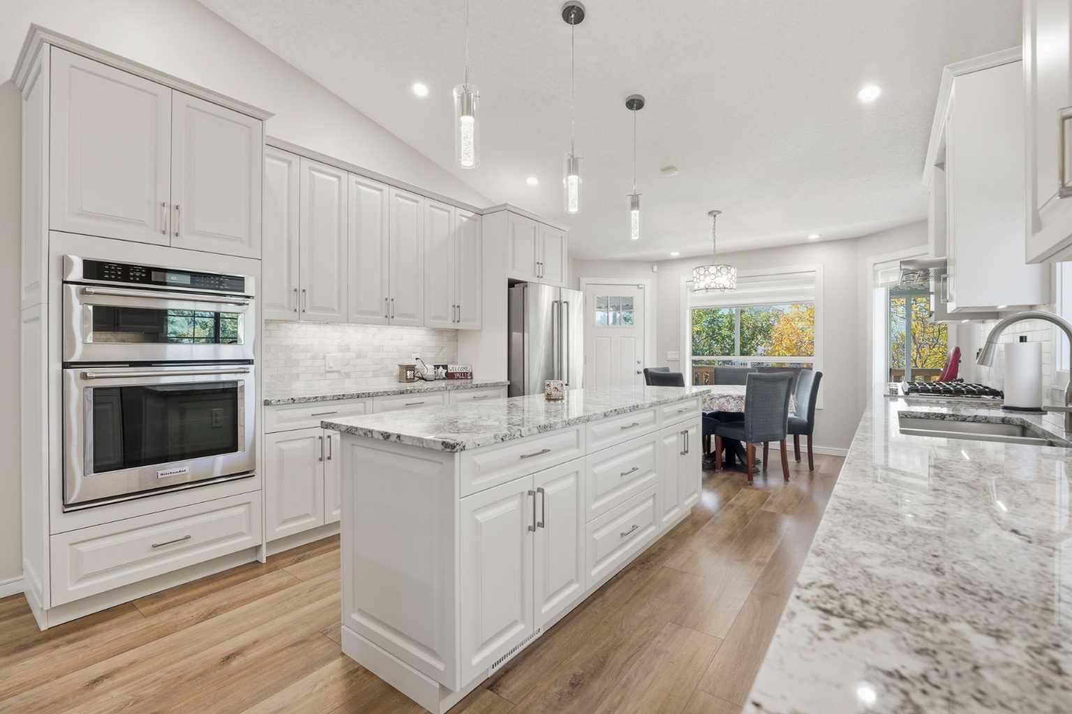 31 Applegrove Cres SE, Calgary, AB T2A 7P2