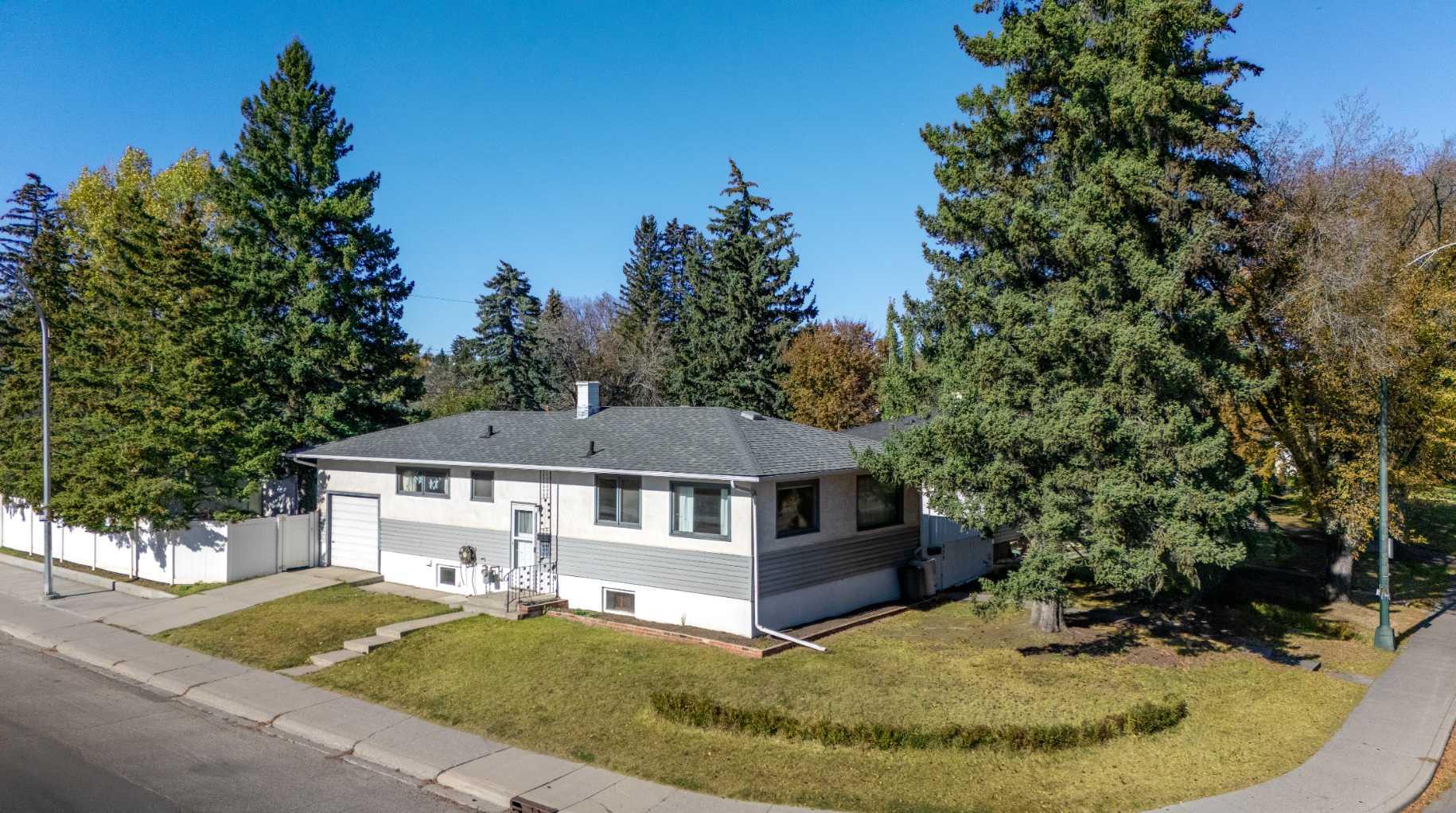 45 Street Sw Unit 839, Calgary, AB T3C 2B6