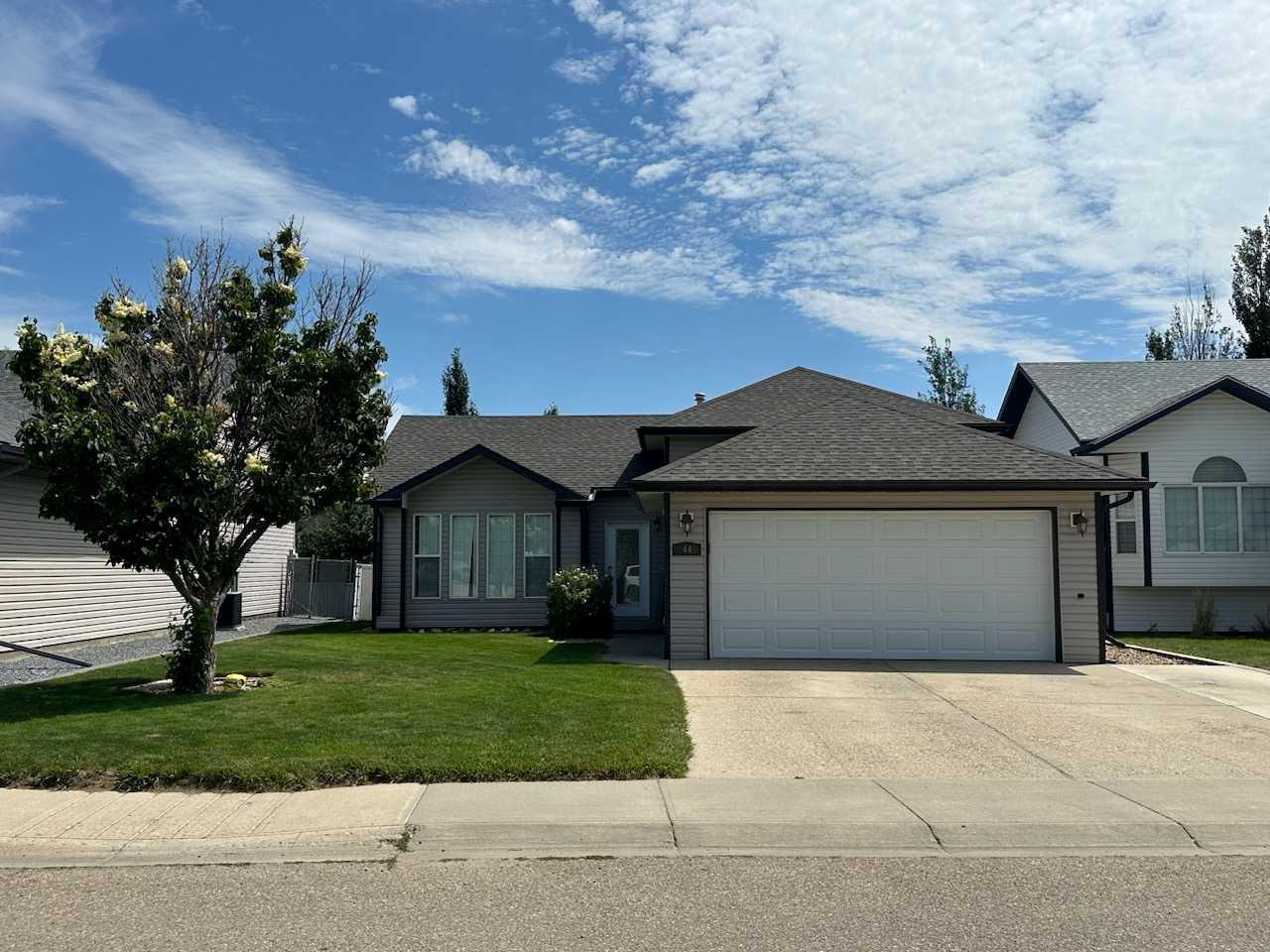 44 Upland St W, Brooks, AB T1R 1J8