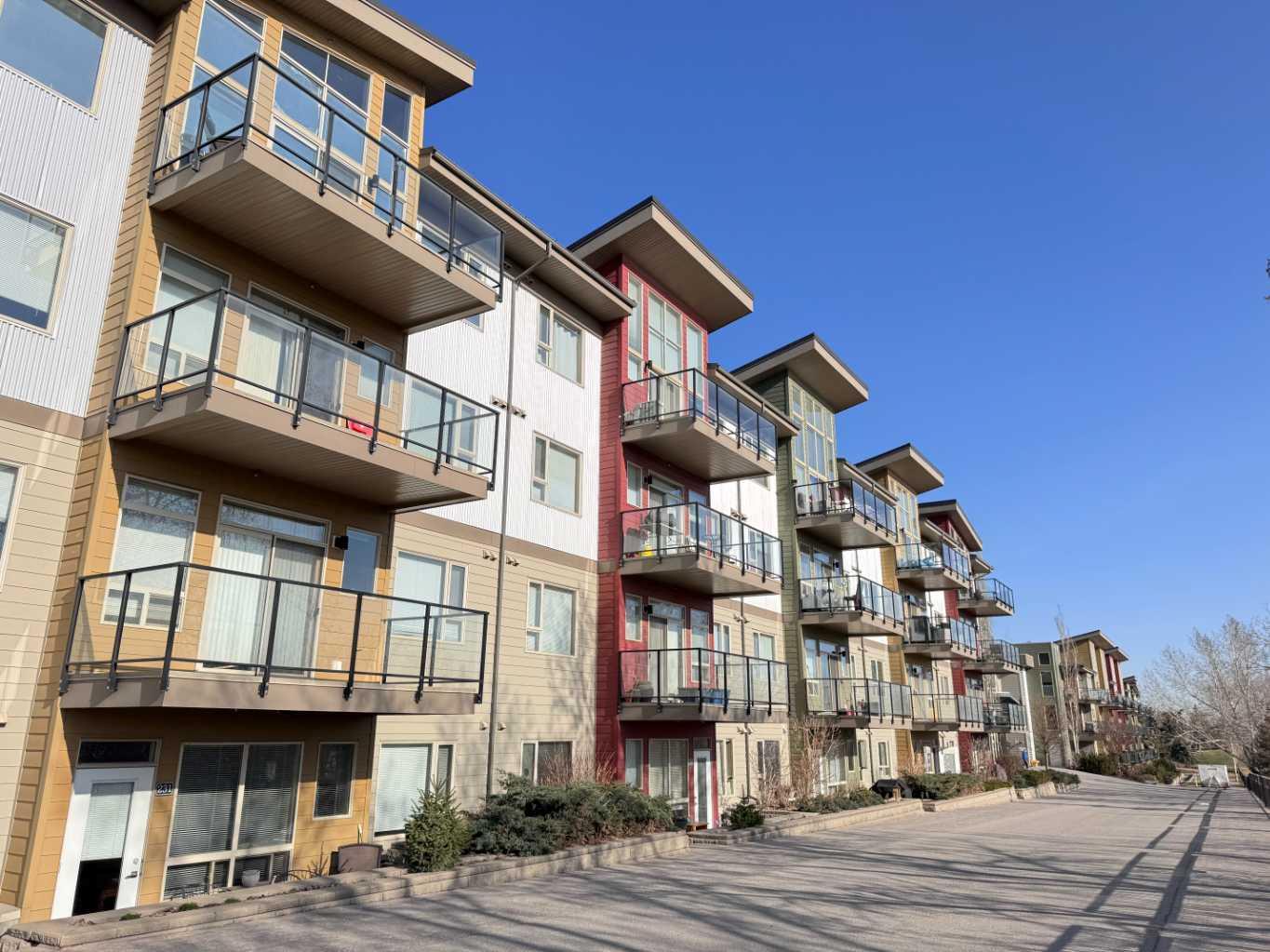 4303 1 Street Ne Unit 528, Calgary, AB T2E 7M3
