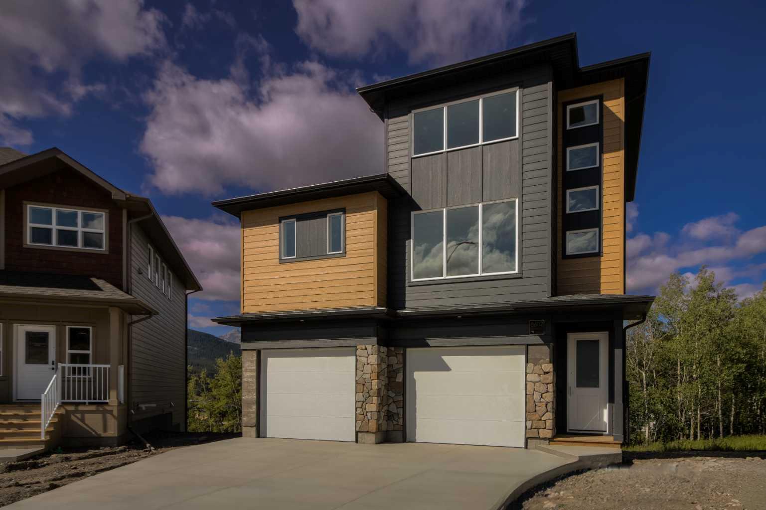 25 Avenue Unit 8602, Crowsnest Pass, AB T0K 0M0