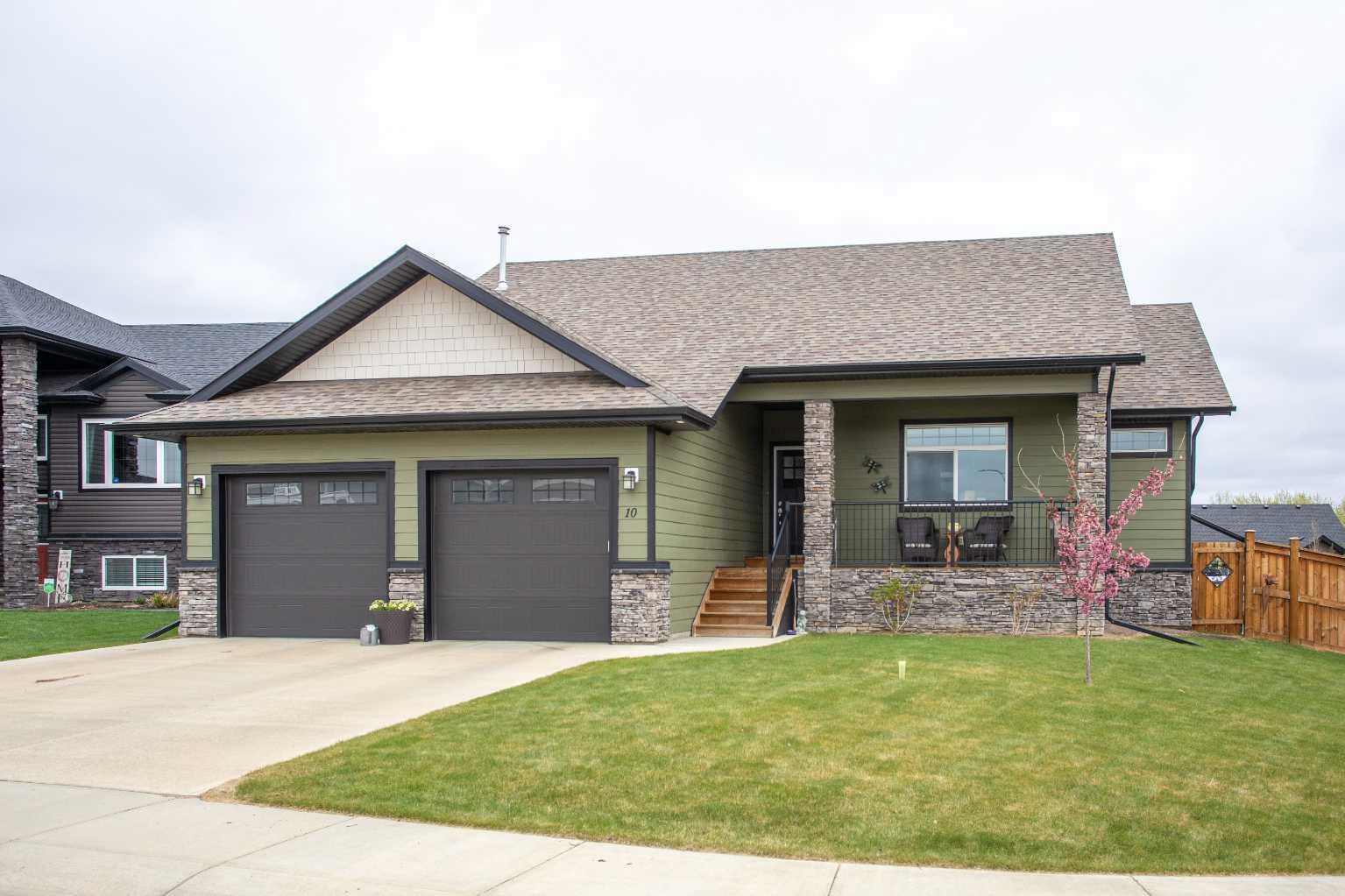 10 Elma St, Lacombe, AB T4L 0G2