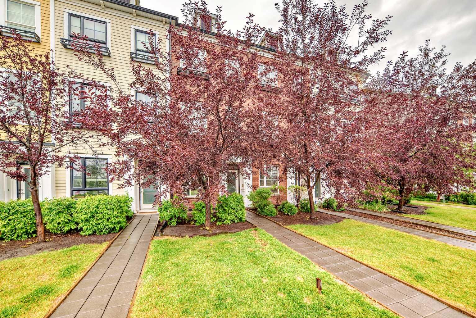 227 Copperpond Common SE, Calgary, AB T2Z 1G5