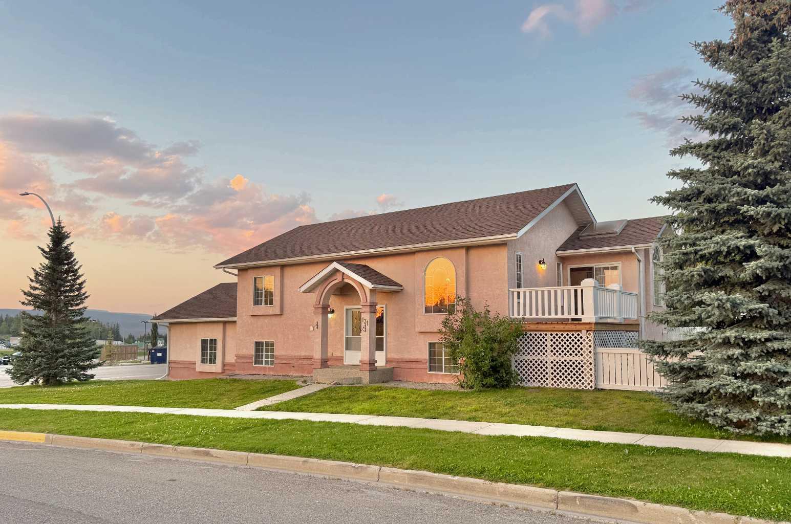 131 Tocher Ave, Hinton, AB T7V 1H3