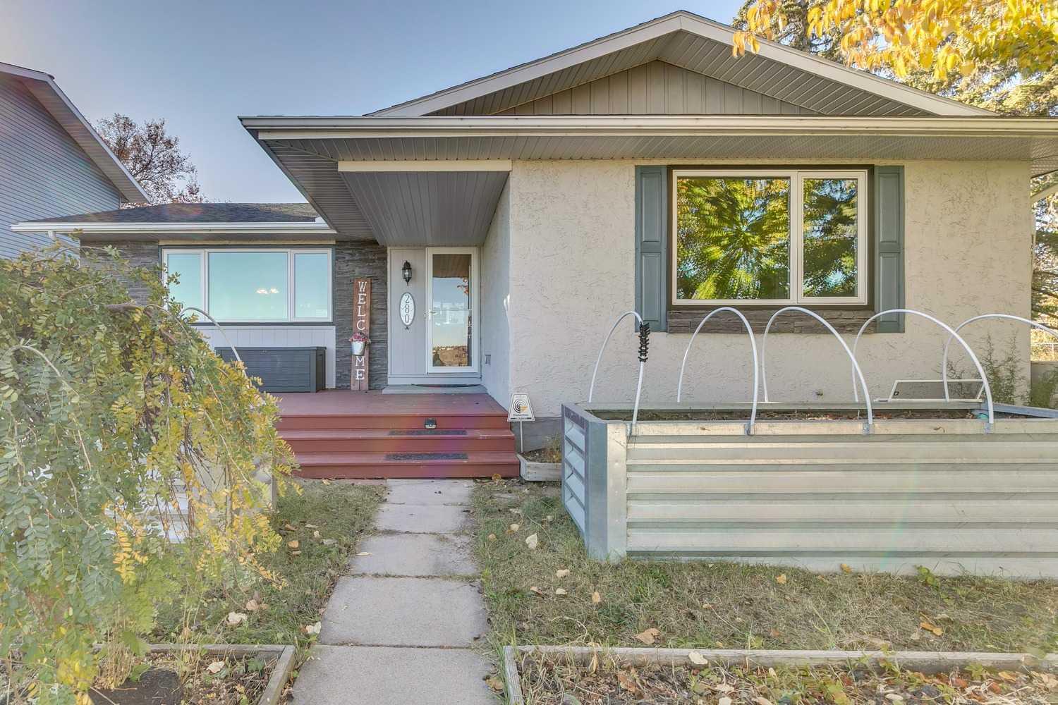 280 Deercliff Rd SE, Calgary, AB T2J 5K5