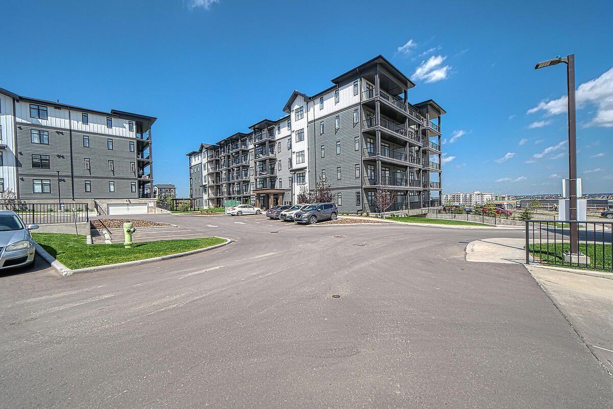 30 Sage Hill Walk Nw Unit 104, Calgary, AB T3R 2A9