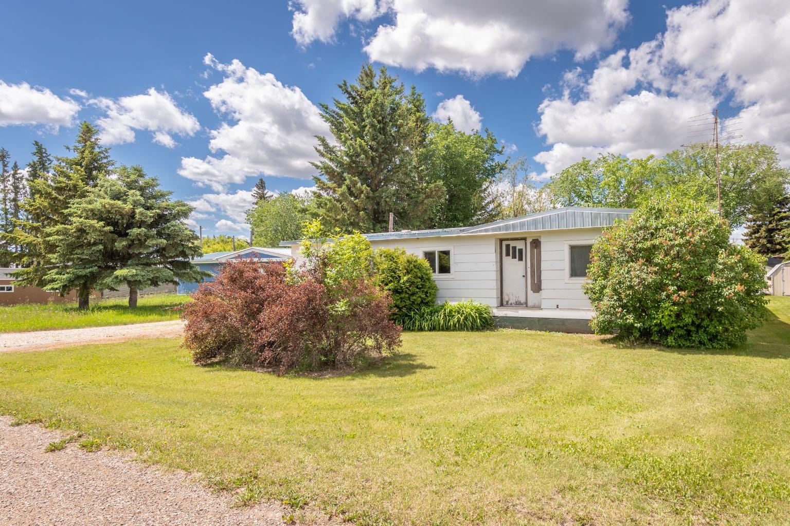22 Hawkes St, Marsden, SK S0M 1P0