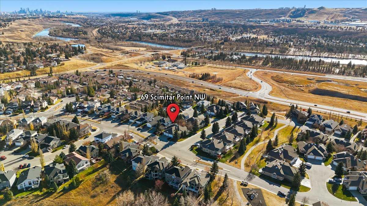 69 Scimitar Pt NW, Calgary, AB T3L 2B5