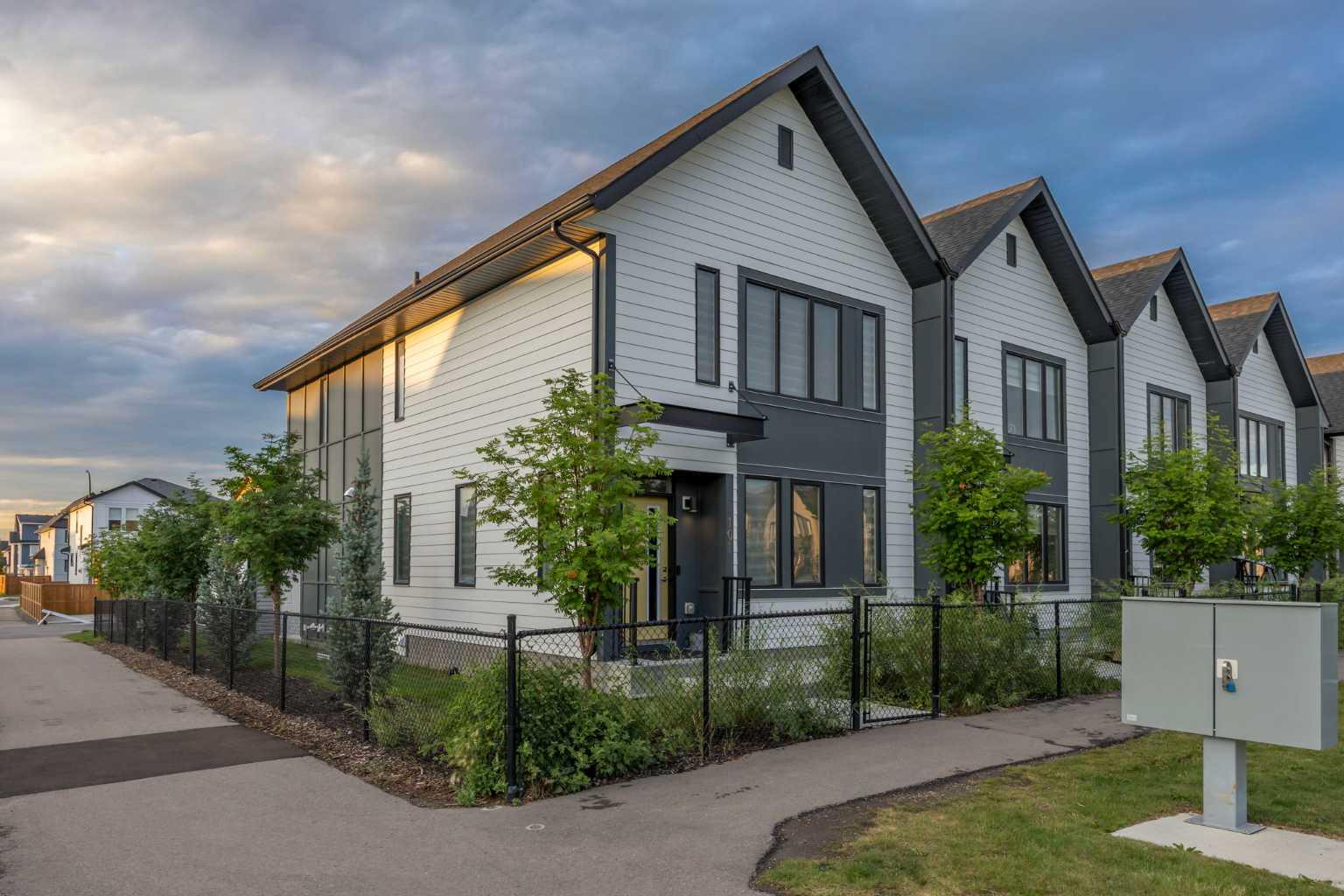 101 S Point Greenway SW, Airdrie, AB T4B 5J3