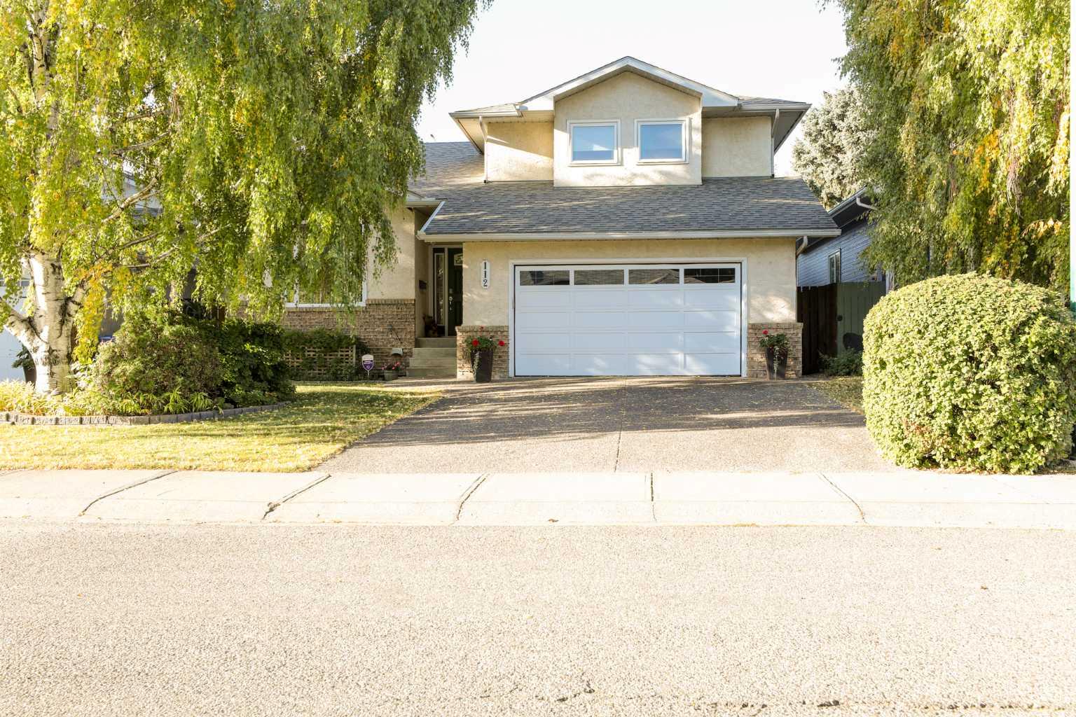 112 Edgewood Blvd W, Lethbridge, AB T1K 5Z7