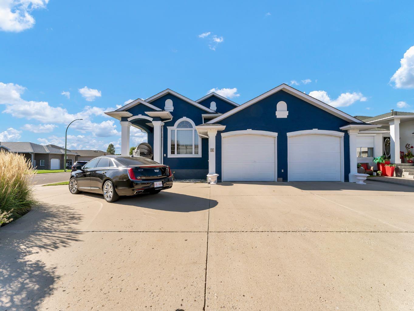 2 Vintage Meadows Ct SE, Medicine Hat, AB T1B 4G8