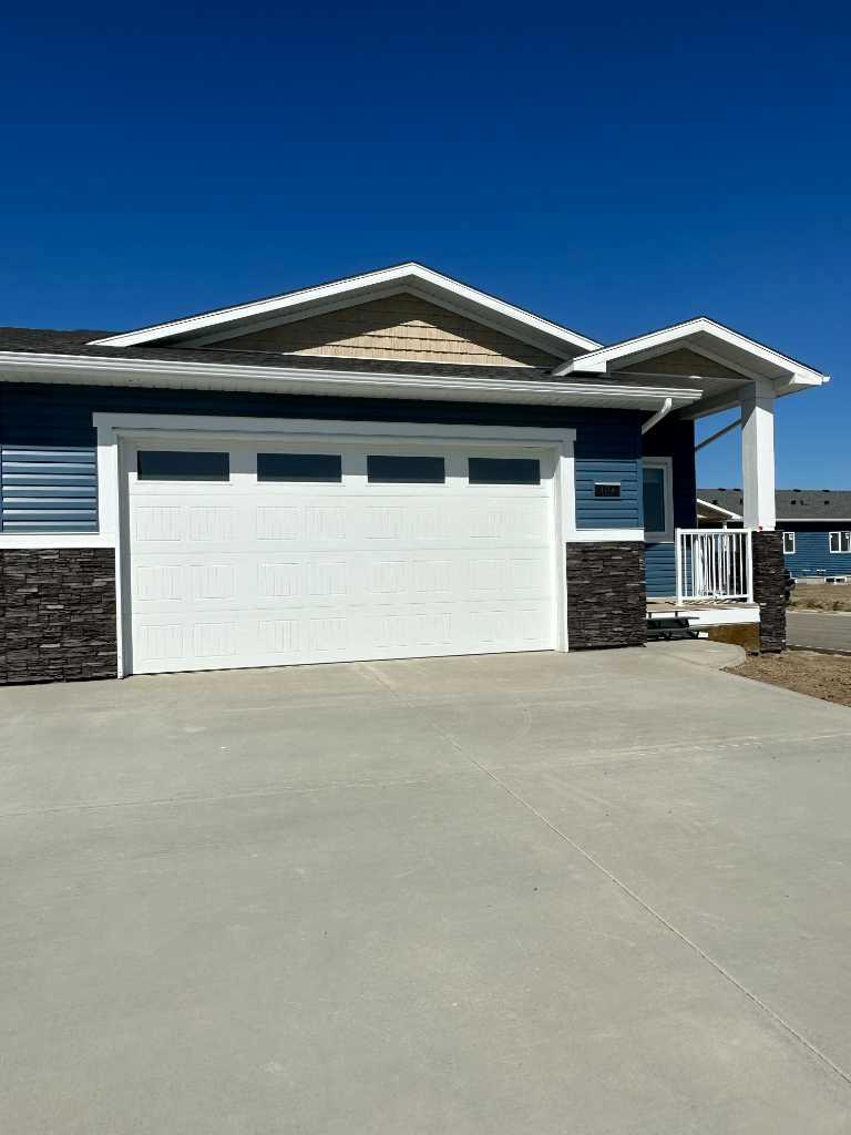 , Coaldale, AB T1M 1M6 MLS Houseful
