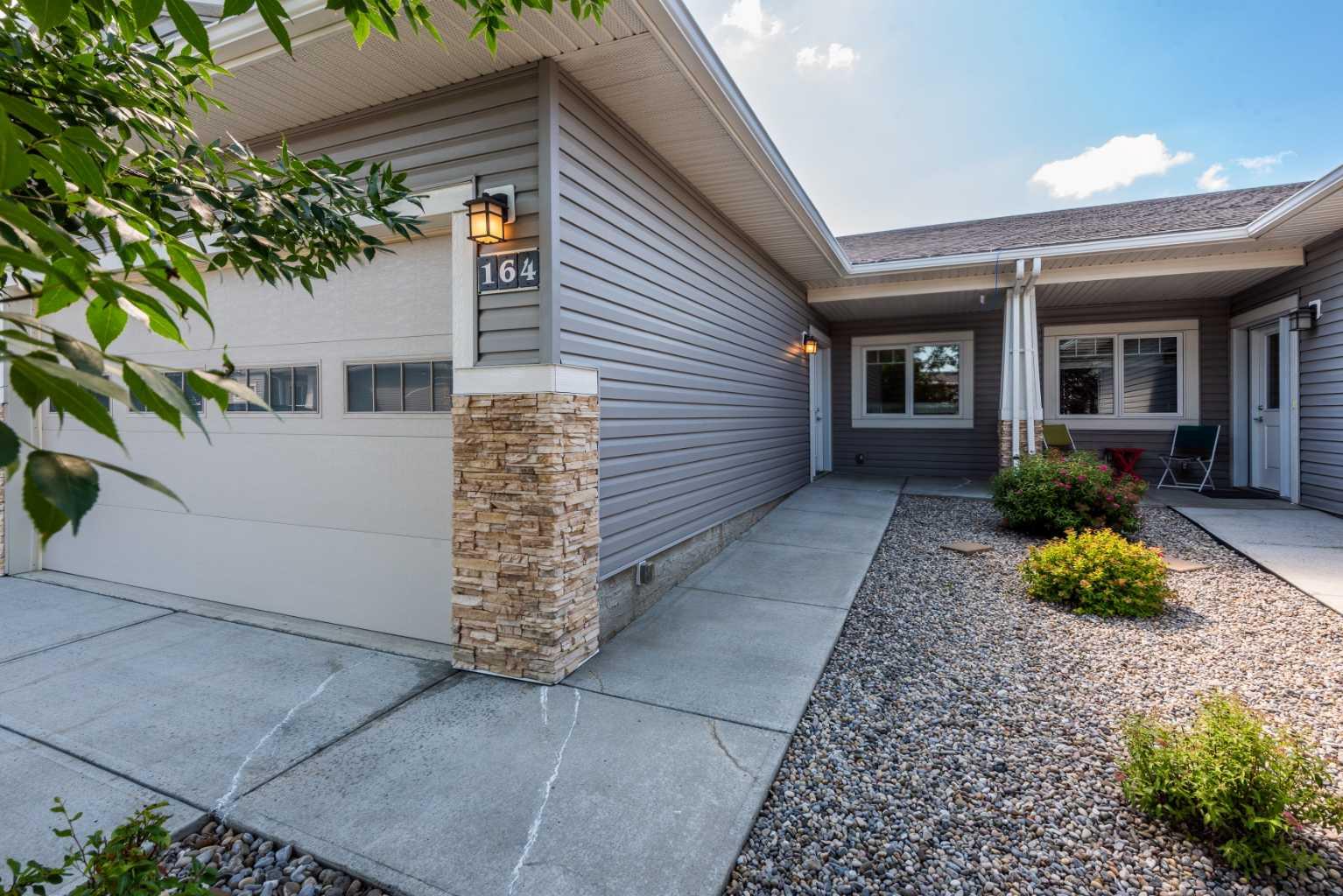 164 Cambridge Glen Dr, Strathmore, AB T1P 0E6