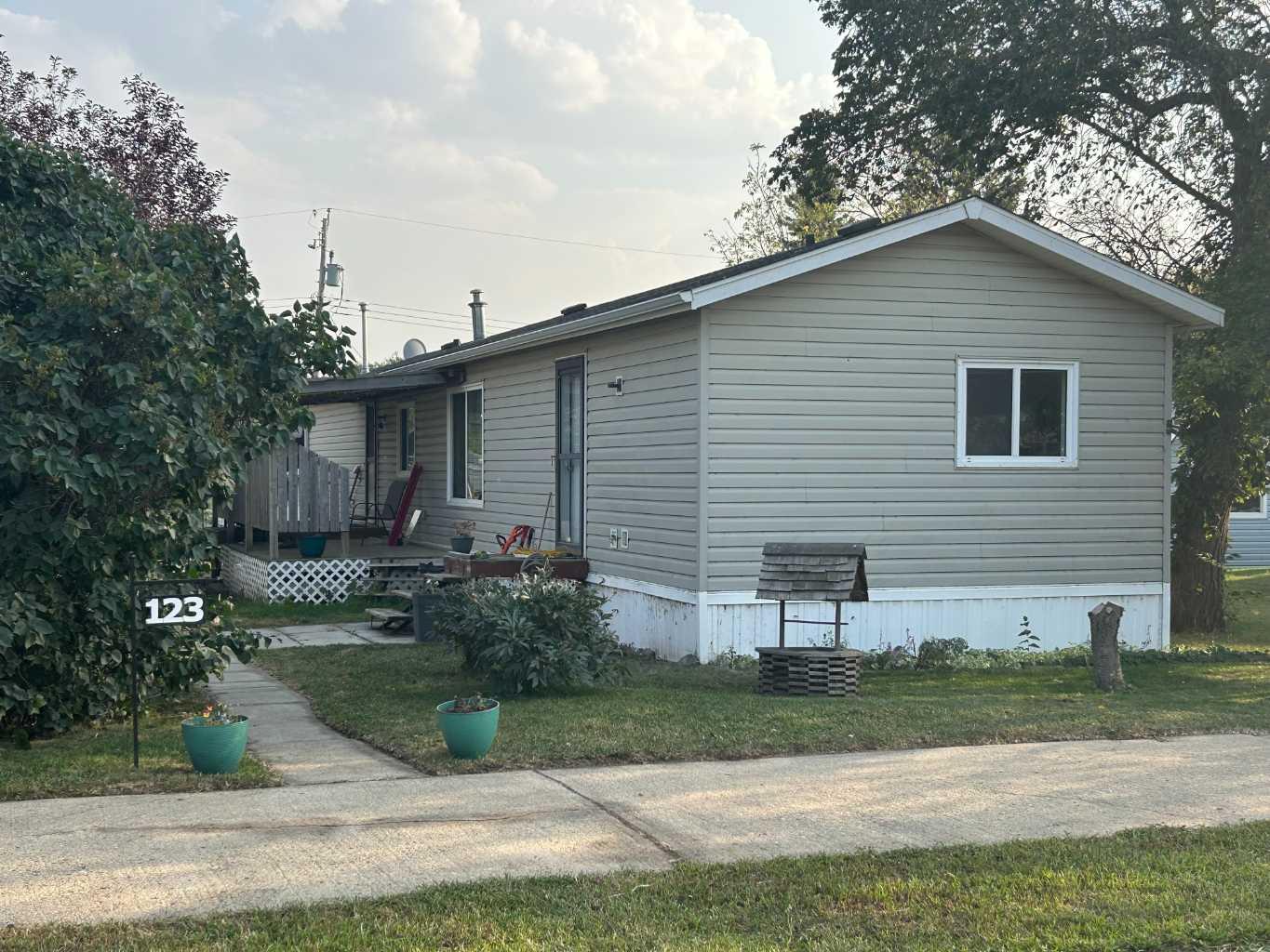 123 Main St, New Norway, AB T0B 3L0