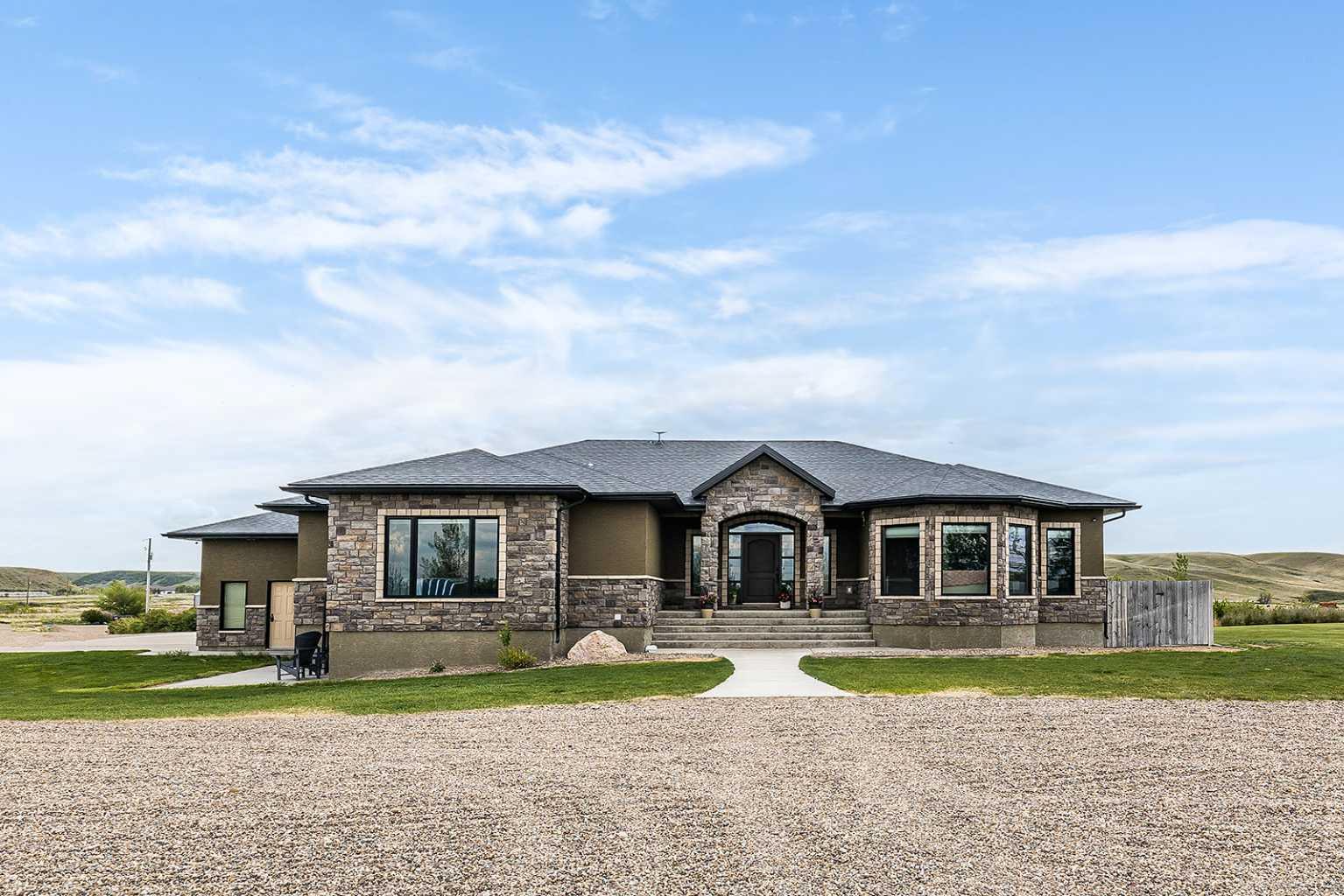 11232 Black White Trl, Rural Cypress County, AB T0K 1Z0